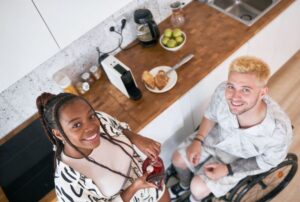 Assi­stent:in für Ernä­hrung und Ve­rso­rgung